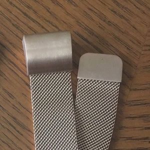 FitBit Charge 2 rose gold band